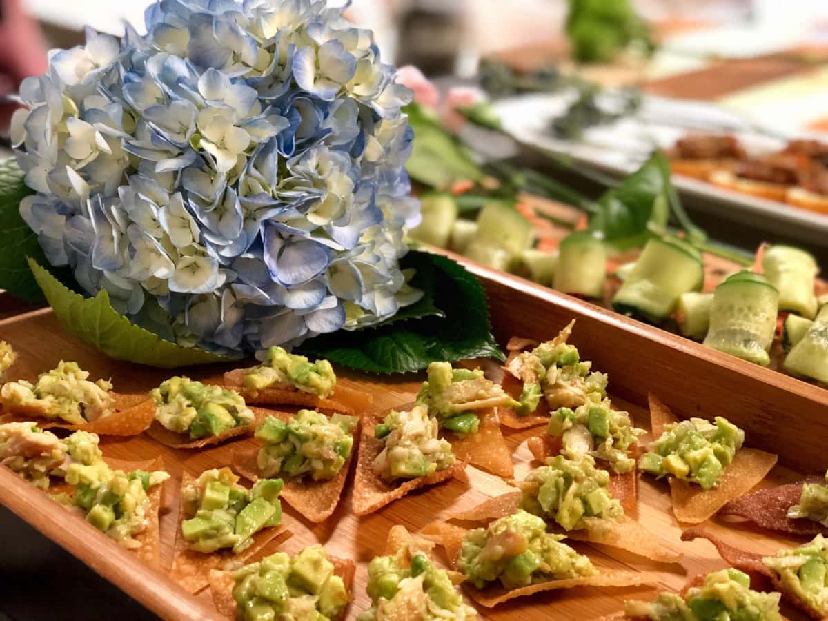 Chip with avocado appetizer